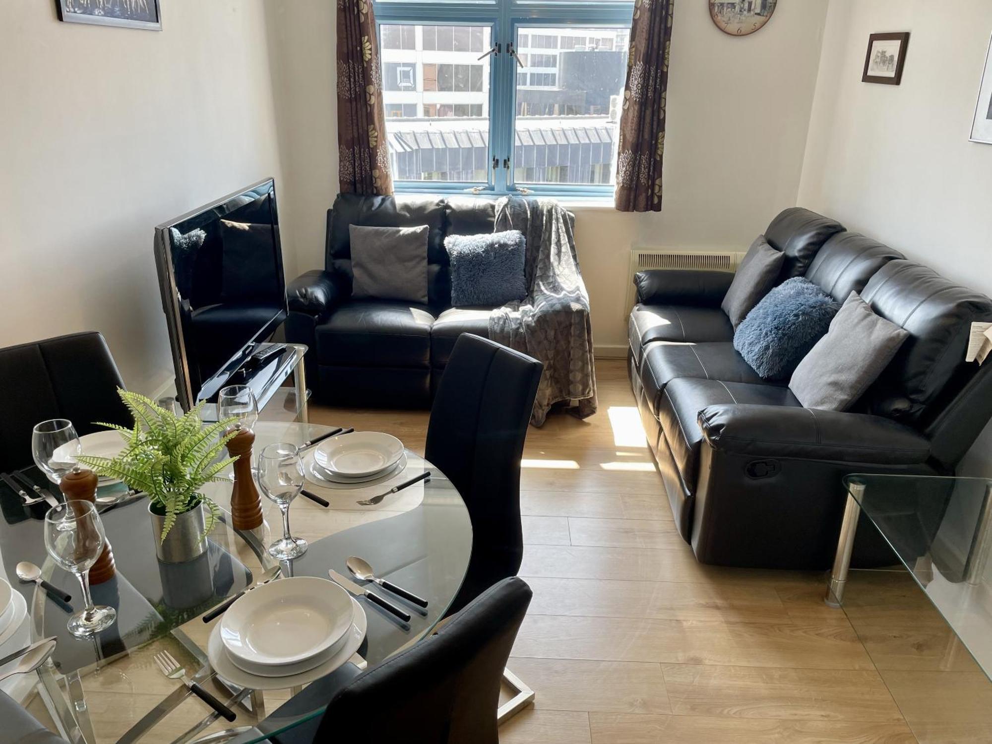 Hk Life Serviced Apartment , City Centre Swindon Exterior foto
