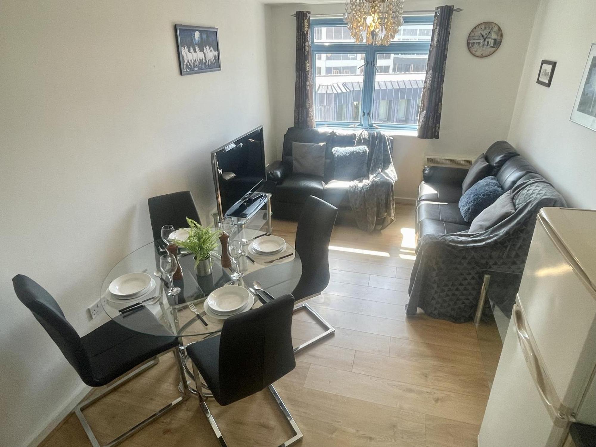 Hk Life Serviced Apartment , City Centre Swindon Exterior foto